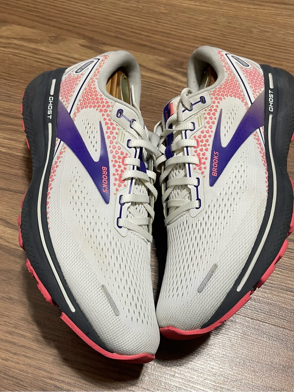 Brooks Ghost 14 Womens Size 11 White Purple Running Sneakers 1203561B192